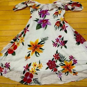 beautiful floral dress in size xs